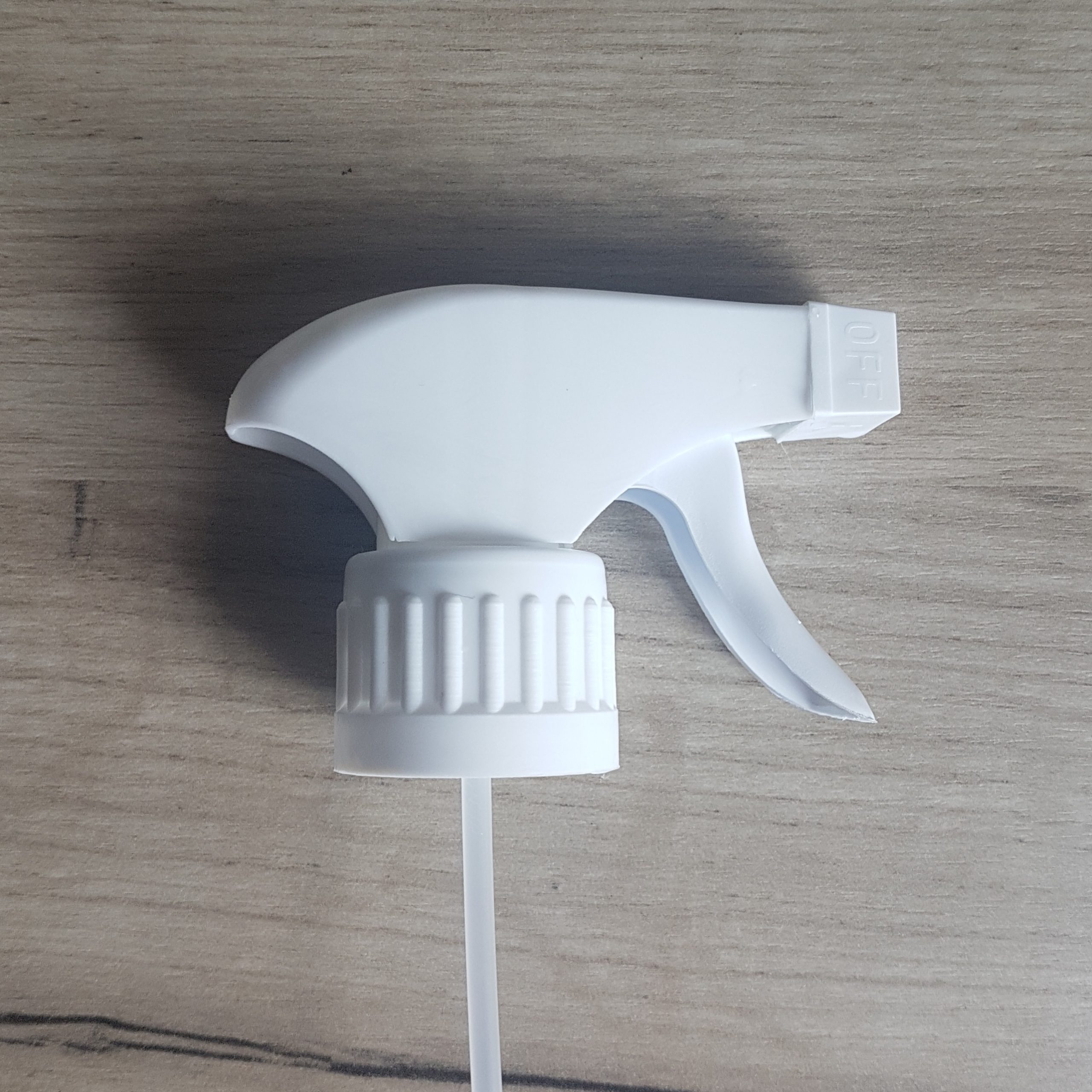 Fehér karos szórófej Karos szórófej 28/410